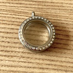 Origami Owl Medium Living Locket